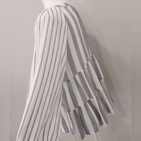 Staccato Gray and White peplum long sleeve v neck Blouse Size Small 100% Rayon - Picture 7 of 14